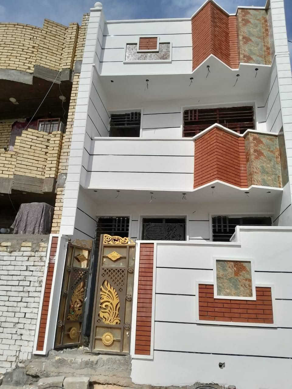 السلام عليكم
هيكل 100 متر للبيع مقاطعة 2/8 بالبداية على التبليط طابقين ونص بي 4 غرف نوم اشتراك مي ومجاري سند 25 زراعي اقرار محكمة للتواصل واتساب *********** او على الخاص
