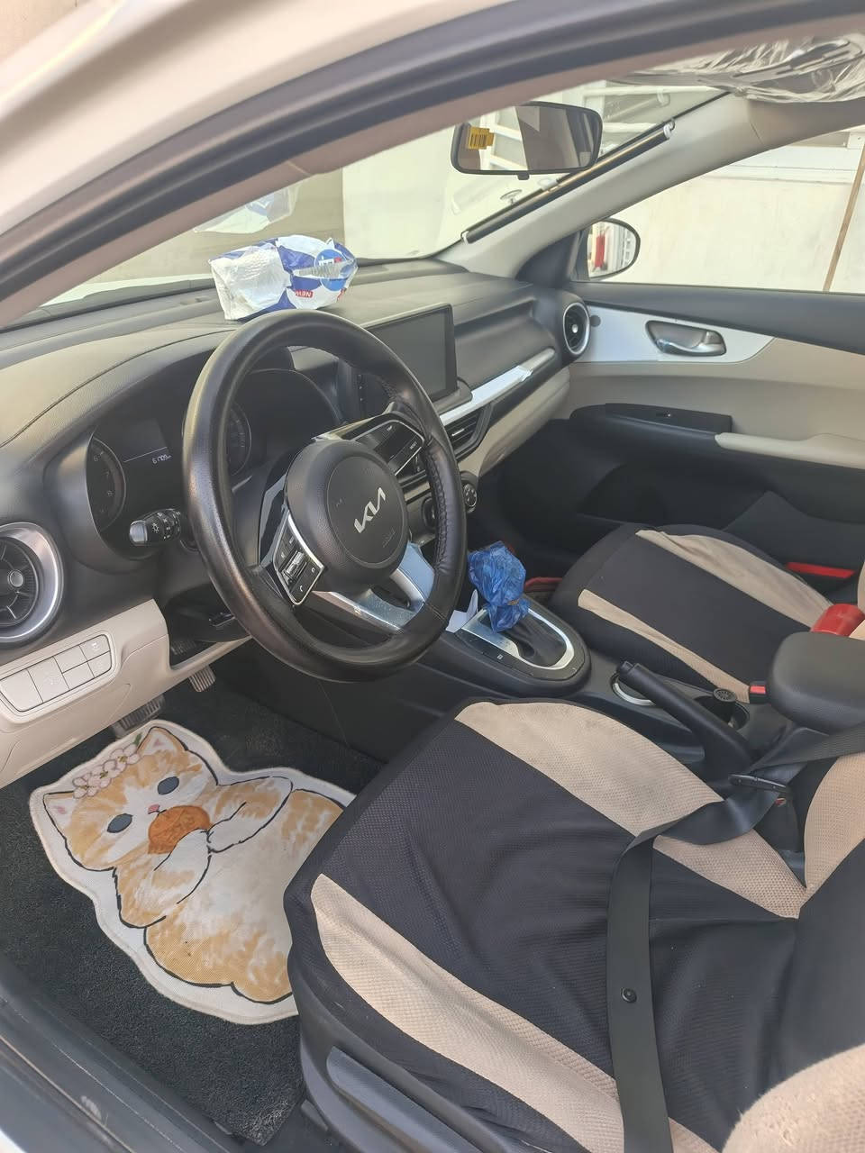 سيراتو بغداد بسمي مكفولة كفالة عامه ماعدا رصعه خفيفة جدا جدا كما موضح بلصوره ماشي ٦١  محرك1600  السعر ١٨٠ بيه مجال رقم الموبايل ***********  بسمي شخصيا

