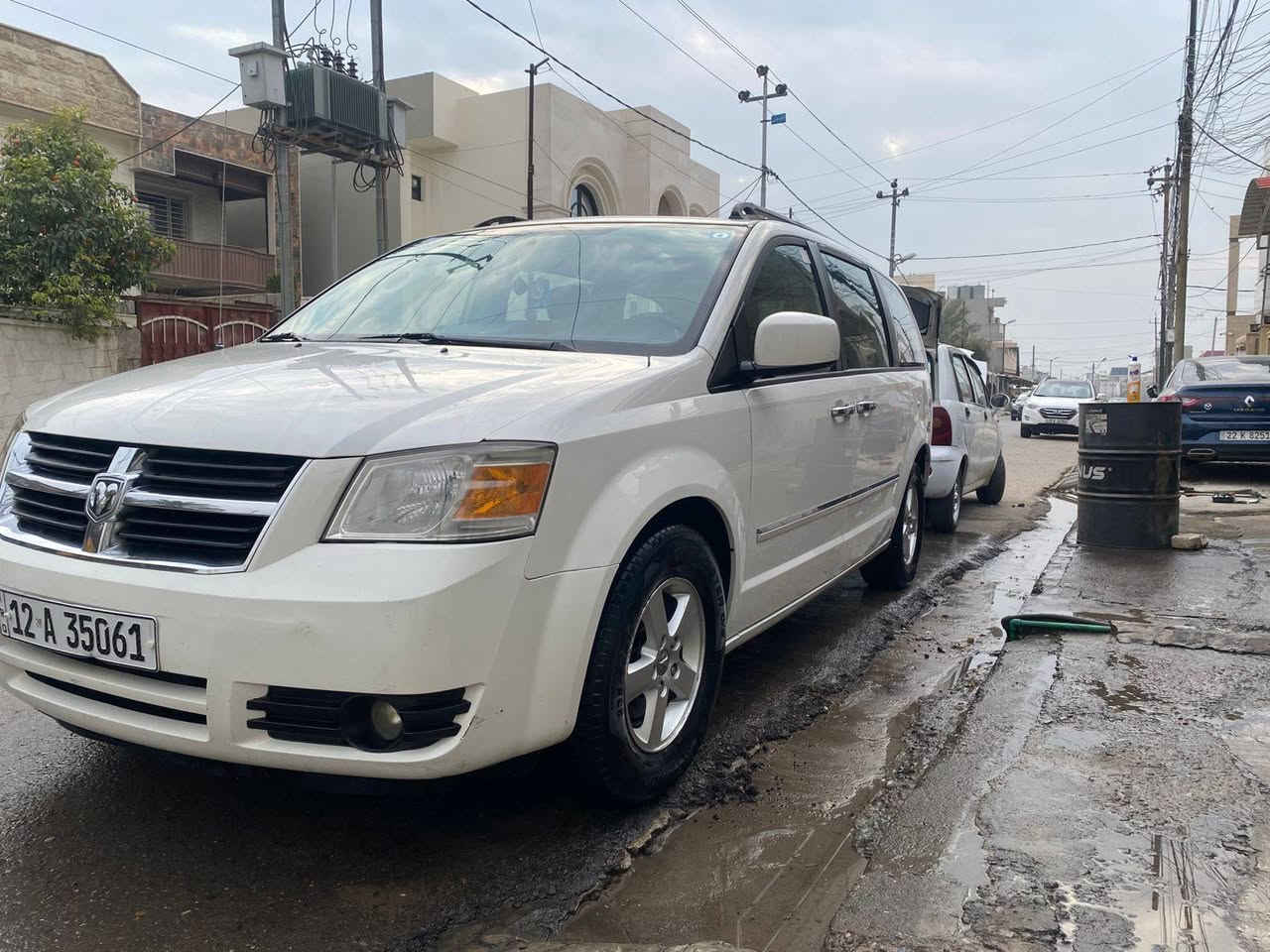 السلام عليكم للبيع دوج كرفان دوج 2008 ابيض
بدون ضرر بدون صبغ 
ابواب كهربائيّ 
3 قطع تبريد 
6 جام كهربائيّ 
ويل 16 
كشنات سياحي منصل
سكريتر كهربائيّ 
كشن كهربائيّ 
محرك كير كفاله
السعر 124
بيها مكانات بارد  فقط  بدون ضرر ولا صبغ ولا ايرباك 
رقم نينوى انكليزي 
الاتصال ع الرقم صاحب السياره 
***********
