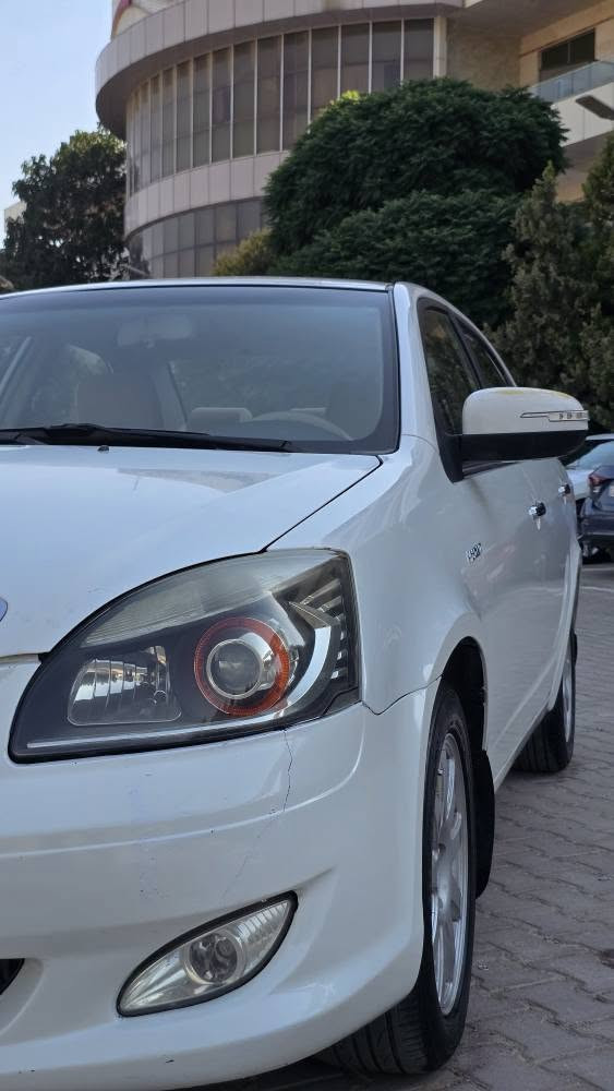 جیلی ٢٠١٣ نمونە و شوشەی هیچی نیە یەک کارتی هەیە بە بەینی دەرگاکەیەوە شایەنی باس نیە گێڕ و مەکینە و تەبرید و کارەبای هەموی بەشەرتە سەیارەکە فول مواسەفاتە و ڕەفیقی نەماوە بەس ماشەڵای ئەوێ لە خوار بازەڕەوە ئەیفرۆشم سعری ٦٣ گەڵا و معامەلەیە کەم
*********** السليمانية, العراق
