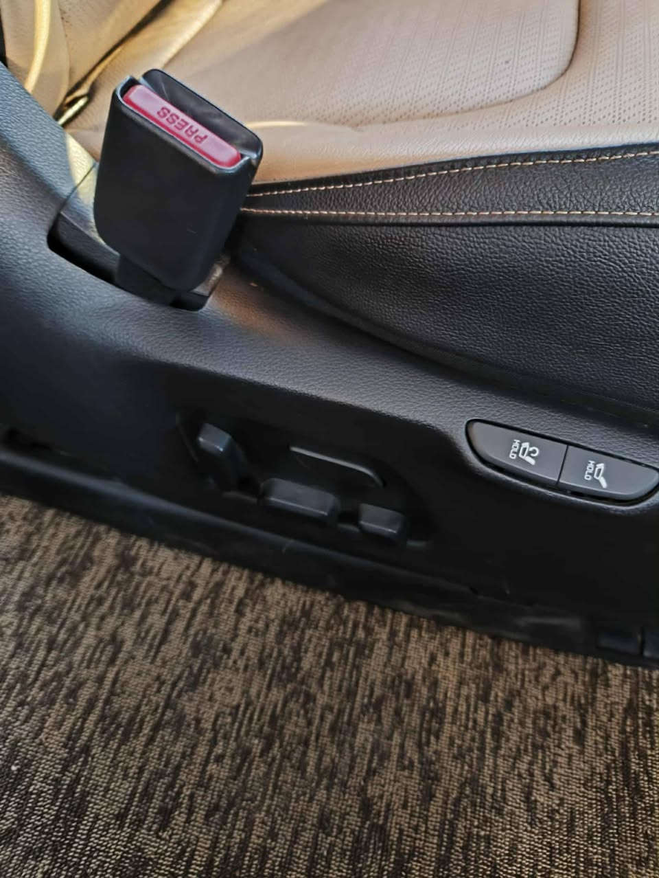 سيارة كرنفال فول مواصفات للبيع للاتصال والاستفسار الاتصال على هذا الرقم ***********
