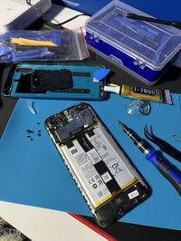 مكتب علي فون • تبديل شاشات أندرويد • تبديل بطاريات أندرويد