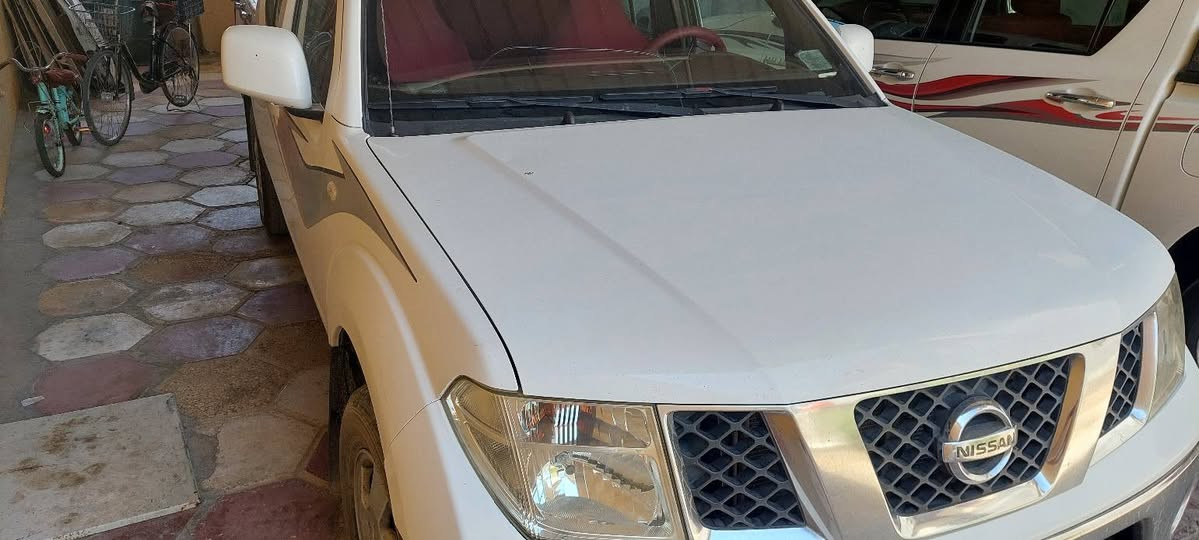 بسم الله الرحمن الرحيم
نيسان نافارا ٢٠١٤ سياره كفالة مكينه توني فتحت شغل درجه اولى يعني  مكينه بلاديه  رقم بصره جديد انكليزي سياره مالت  جناي  مكان سياره بصره قضاء المدينة 
***********      ***********
