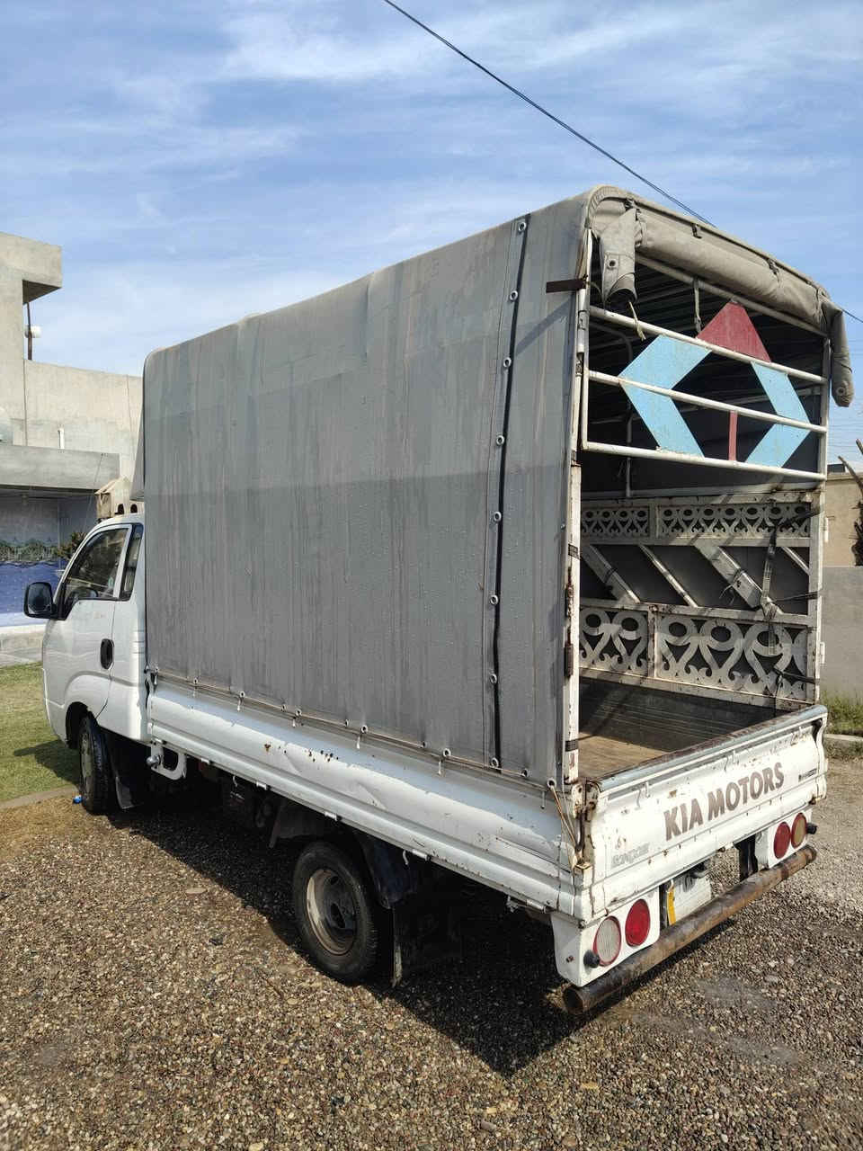 سلام عليكم متاح للبيع محجل كامل معا جادر فصل جديد للاستفسار الاتصال ع رقم ***********
