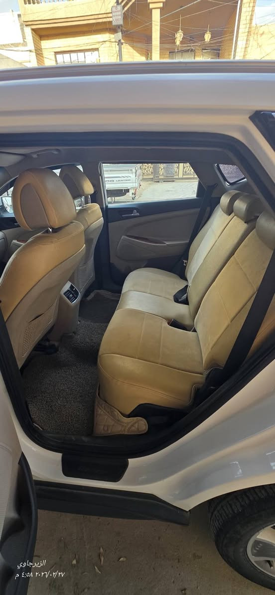 السلام عليكم 
توكسان ٢٠١٨  خليجي مكفوله من ضربة  بيها بس بلبنيد واكع شويه صبغ وحاط عليها فابلون  ماشية ٢٠٣ الف وقابل للزياده مكان الدوره ابو دشير سعر ١٨٥ وبيها مجال شويهه
*********** واتساب او اتصال
