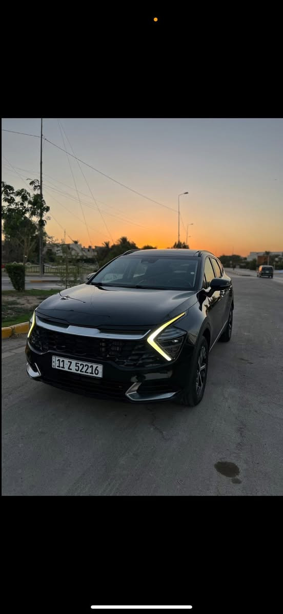 السلام عليكم سبورتج 23 هايبرد  السياره حيل نضيفه وب العافيه على الي ياخذها  ترايك وين ميعجبك صور الحادث موجوده سياره نقص برغي مابيها ولا كلوب بدشبول مشتغل عنواني بغداد الجديده *********** السعر 175وبيها مجال الطيبين
