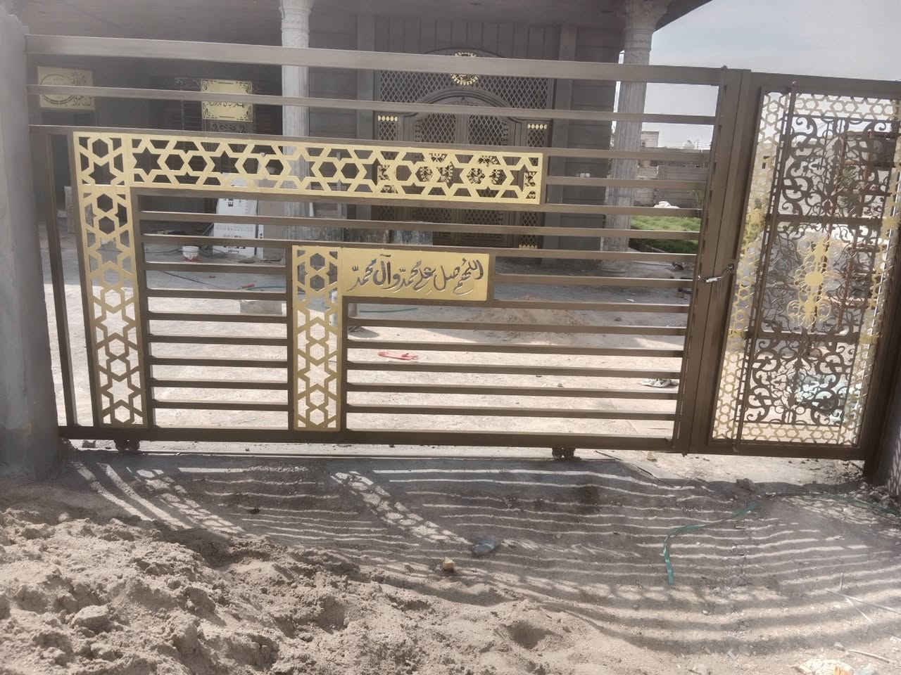 السلام عليكم 
 تنضيف وصبغ اساس ولون الشباببك ولاابواب 
***********
‏‪***********
