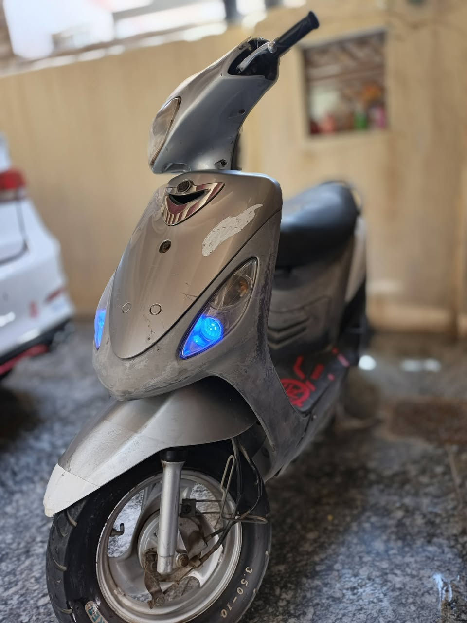 سلام عليكم
هاي دراجه (ماكس منغولي)🛵
 للبيع كله شغالة كهربائيات سلف هندر لايت بك لايت اشاير هورن تايرات جدد ولباقي شوفة عينكم الدراجة  نضيفه السعر (500) وشويه بيها مجال العنوان 
(كربلاء طوريج) الاستفسار على اهذ رقم وبي وتساب ***********
