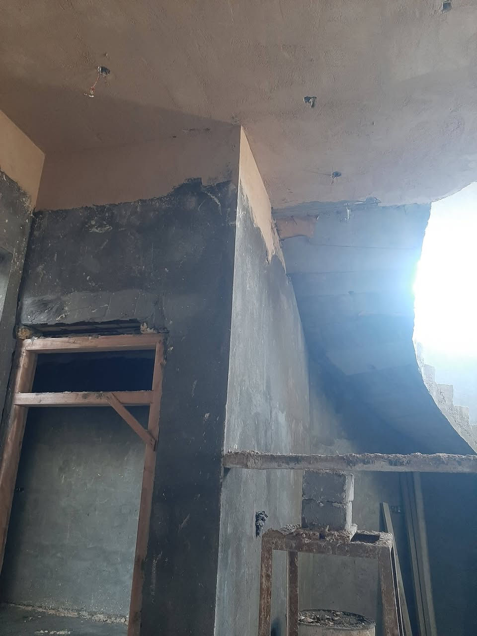 سلام عليكم البخ أو نثر أو بياض على متر و اليوميه ***********
