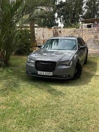 اوباما كرايسلر موديل 2019 S محرك v6 3.6 السياره ماشيه150 الف كم  السيا...