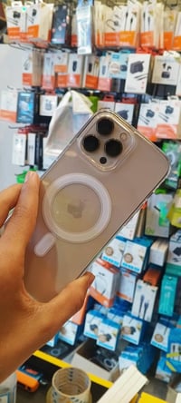 ورحمه الله وبركاته  ايفون 13برو ماكس  مستبدل فقط شاشه  وكاله من شركة ا...