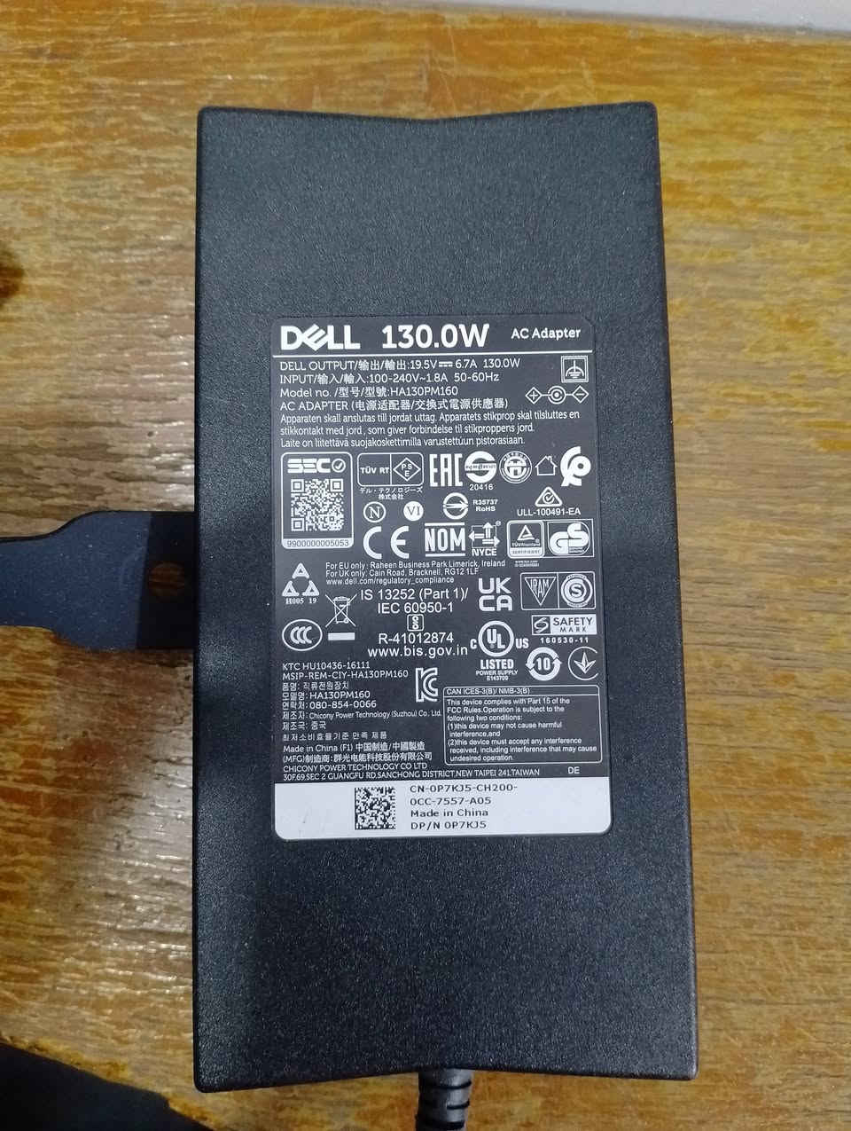 السلام عليكم ورحمه الله 

لاب توب Dell Latitude 7490

المعالج (CPU):  Intel Core i5 الجيل الثامن
RAM 8 جيجابايت

التخزين (SSD): مساحة 256 جيجابايت.

كارت الشاشة: Intel UHD Graphics 620.

نظام التشغيل: Windows 10 Pro اصلي

كيبورد مضيء ، منافذ متعددة type_c و USB الخ..

الجهاز جديد مامستخدم هواي 

الملحقات 

 شاحن ديل أصلي (Dell Original AC Adapter).
القدرة: 130 واط 

الماوس: ماوس لاسلكي Microkingdom M15 بدقة 1600 DPI.
مع ماوس باد، و حقيبة .

ملاحظة: يوجد كيبورد كيمنك مع قارء اقراص خارجي اذا يعجبكم ايضا للبيع. 

*********** 
متواجد واتساب وماسنجر
مكاني بغداد/ الدولعي
