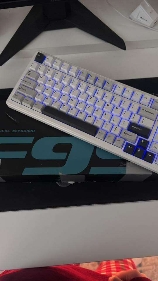 🔥 AULA F99 Mechanical Keyboard – Clean & Smooth | RGB Gaming Keyboard

Selling my AULA F99 premium mechanical keyboard in great working condition. The keyboard feels amazing for gaming and typing — smooth, fast, and very comfortable.

✨ Highlights
✔ All keys work perfectly
✔ Beautiful RGB lighting
✔ Strong premium build
✔ Clean and well taken care of

💰 Price: 55,000 IQD
👉 Open to reasonable offers and negotiations

Great choice if you want a high-quality mechanical keyboard for a good price.

📩 Message me anytime

� كيبورد ميكانيكي AULA F99 – RGB للألعاب والاستخدام اليومي

أعرض للبيع كيبورد AULA F99 الميكانيكي بحالة تشغيل ممتازة. الكيبورد مريح جداً للكتابة والألعاب ويعطي أداء سريع وسلس.

✨ المميزات
✔ جميع الأزرار تعمل بشكل ممتاز
✔ إضاءة RGB جميلة
✔ جودة تصنيع قوية وفخمة
✔ نظيف ومعتنى به

💰 السعر: 55,000 دينار عراقي
👉 قابل للتفاوض وتقبل العروض

خيار ممتاز لمن يريد كيبورد ميكانيكي احترافي بسعر مناسب.

📩 راسلني إذا مهتم.


**إذا كنت صاحب هذا الإعلان وتريد حذفه لأي سبب، رجاءا أرسل رسالة إلى الدعم الفني**