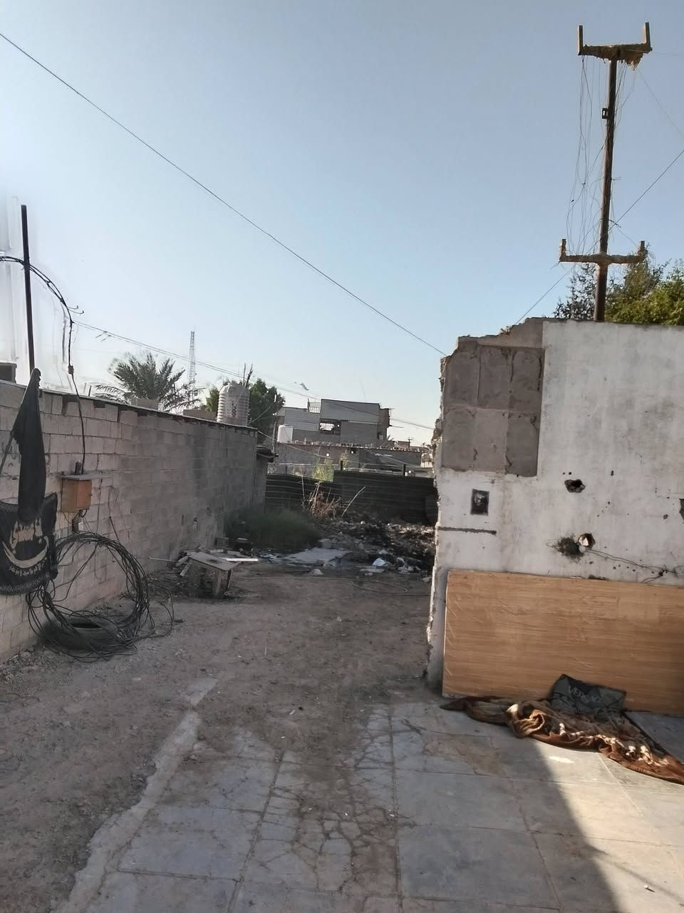 قطعه أرض زراعي للبيع مساحتها 882م واجهه 9 ونص ونزال 33 ع شارعين أمامه وخلفها سعرها 60 مليون وقليل لتفاوض العنوان زعفرانيه شارع المعهد قرب المنصه لاستفسار ***********
