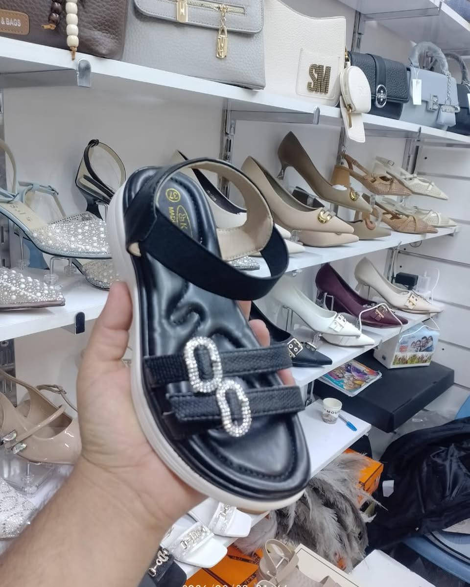 1️⃣ #جديد_براند 
  
        #ترند  #احذيه 
القياسات المتوفره 36 -40

📌للحجز
مراسلة الصفحه او عن طريق الواتس آب على الرقم ***********

♦️ العنوان/بابل/المسيب/شارع البلديه/مجاور مجمع الرحمن

♦️ تتوفر خدمة توصيل لجميع محافظات العراق
