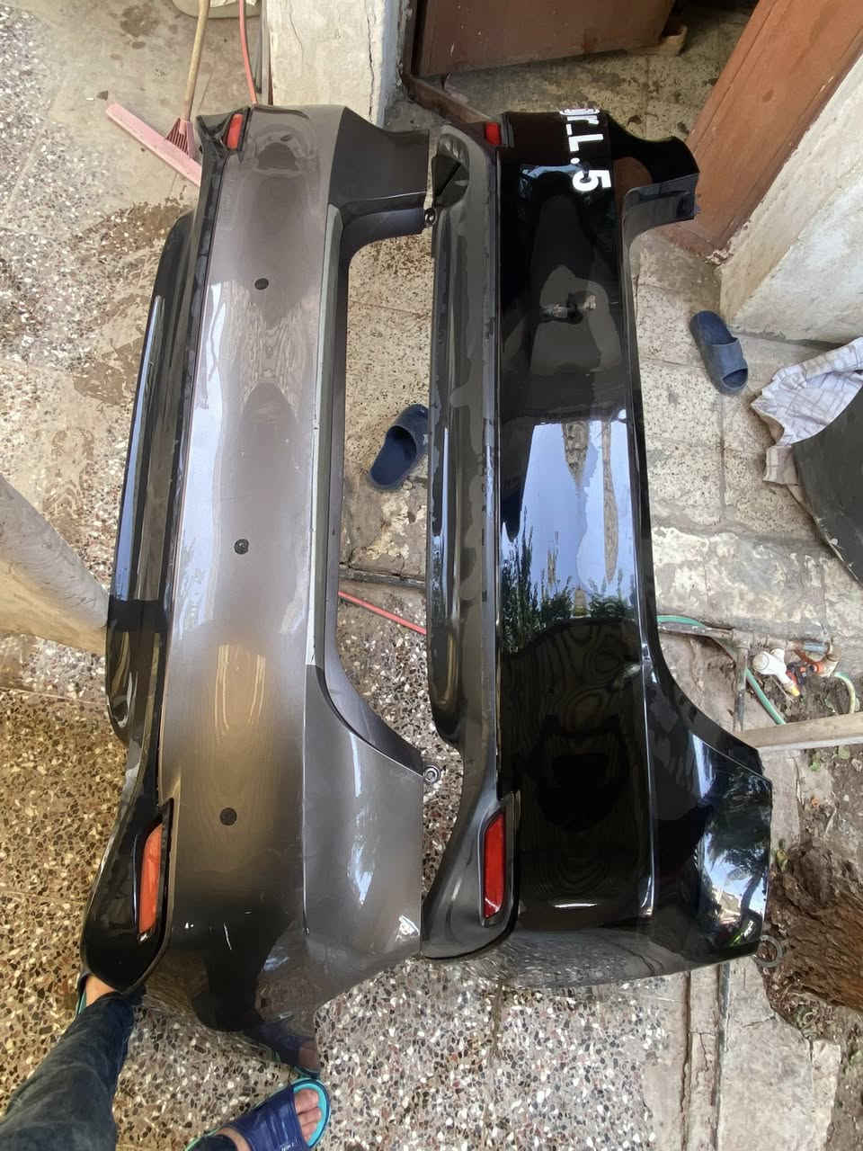 دعاميات كامري خلفيات 2024 - 2018 LE للبيع السوده بيها طخه خفيفه فايبر كلاس تروح مأشر بالمكان المقصود 
والرصاصيه كلشي ما بيها نضيفه كلش 
رقمي ***********
او خاص
