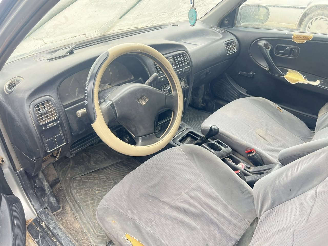 سلام عليكم براميره للبيع شغاله كير ومحرك جدد ١٥ورقه عارضه مكلف بل نشر هذه رقم صاحب السياره ‭
‭0771 041 5896‬
