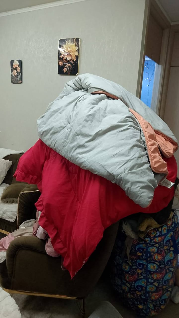 بنات شلعه غراض لحف ثنين زوالي ثنين جنط مدرسه وايد  وستول وفرشات وتلبيسه سياره جديده لونها اسود وازرك نواعم هواي كلهن اريدهن ب 25 هواي شغلات الي تريدهن تجي هسه عليهن لان جاي أعزل


**إذا كنت صاحب هذا الإعلان وتريد حذفه لأي سبب، رجاءا أرسل رسالة إلى الدعم الفني**