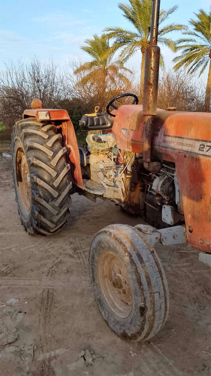 فورگسن 75 انكليزي
موديل81
مكينه نظيفه وجاهزة 
سنويه تحويل 
_______________
📍بغداد اليوسفية 
📞‏‪***********‬‏
