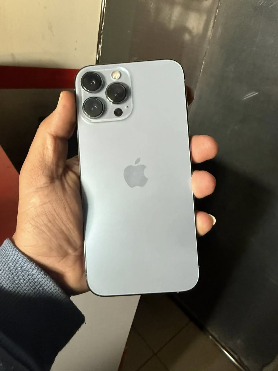 سلام عليكم ايفون 13 bro max شرق اوسط ممفتوح كارتونه موجوده شخط مبي مراوس بأحدث فقط مراوس مابيع ***********
