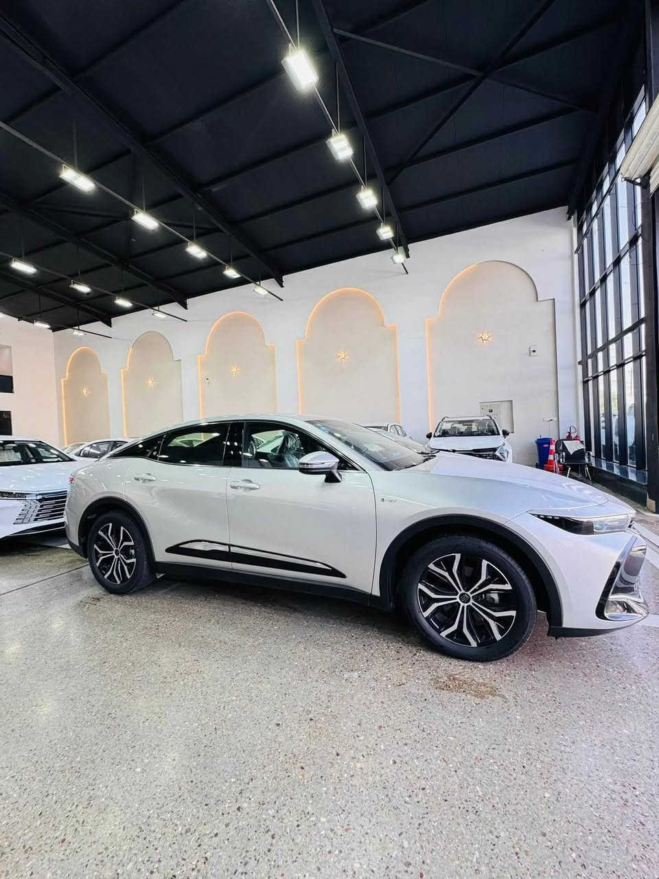 ماشيه 8000داخل مخمل اسود فتحه سقف بصمه حساسات اماميه خلفيه مري شفط علامات ترحيب بل مري عداد الكتروني تبريد قطعتين موديل 2024 هاند بريك بصمه مانع تصادم مانع انزلاق تثبيت مسار‭٠٧٧٧ ٩٩٨ ٨١١٣‬ السعر 49 مليون
