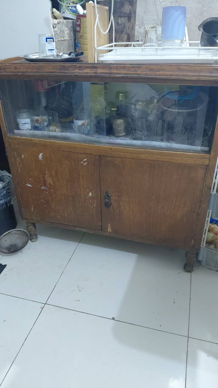 غراض للبيع نضيفه جدا للتواصل متوفر *********** عادي واتساب
