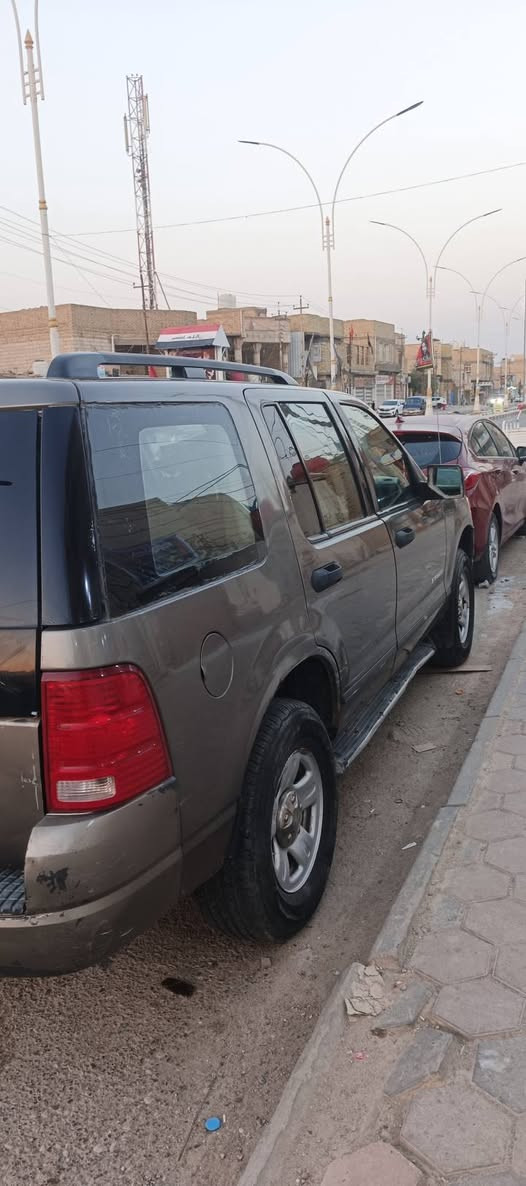 فورد اكسبلورر ستيشن 2004 محور اوتوماتيك مكينه 3000
لون نفطي خاليه من ضربه وتبديل.بصره مشروع وطني45وبيه مجال قليل مكني الناصرية هاذه رقم لولد‏‪***********‬‏
