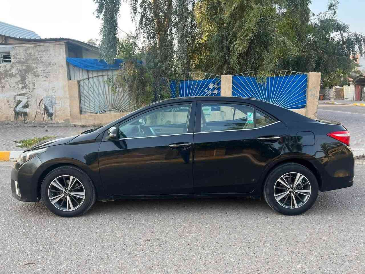 السلام عليكم
للبيع كورله خليجي موديل 2015 بيه صبغ جاملغ +بنيد + باب بدون دواخل  مكينه وكير لاتنقيص ولاتبخير شرط 
مواصفات 
حجم مكينه 2000 + بصمه تشغيل +تبريد ثلج + تدفئه 
كير اوتو + جام اوتو + تخم تاير + صدر امامي +صدر خلفي شرط 
السياره حلوه وجاهزه مابي اي نقص 
السونار مرفق مع المنشور 
رقم اربيل الدولي يعني شرط التحويل 
السعر 110 وبيه مجال للشراي 
الاستفسار ***********

