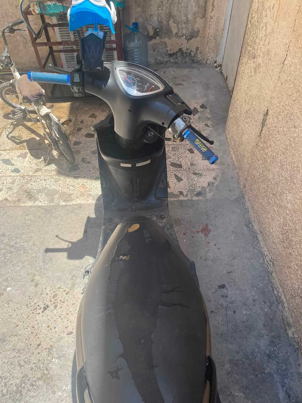 السلام عليكم دراجه ماكس عدله بوشه ٥٥ دراجه تعمير كفرات جدد دشبول جديد لايت امامي خلفي جديد بيها فيوز مال شحن بدله وطلع 300 بيها مجال بصيط


**إذا كنت صاحب هذا الإعلان وتريد حذفه لأي سبب، رجاءا أرسل رسالة إلى الدعم الفني**