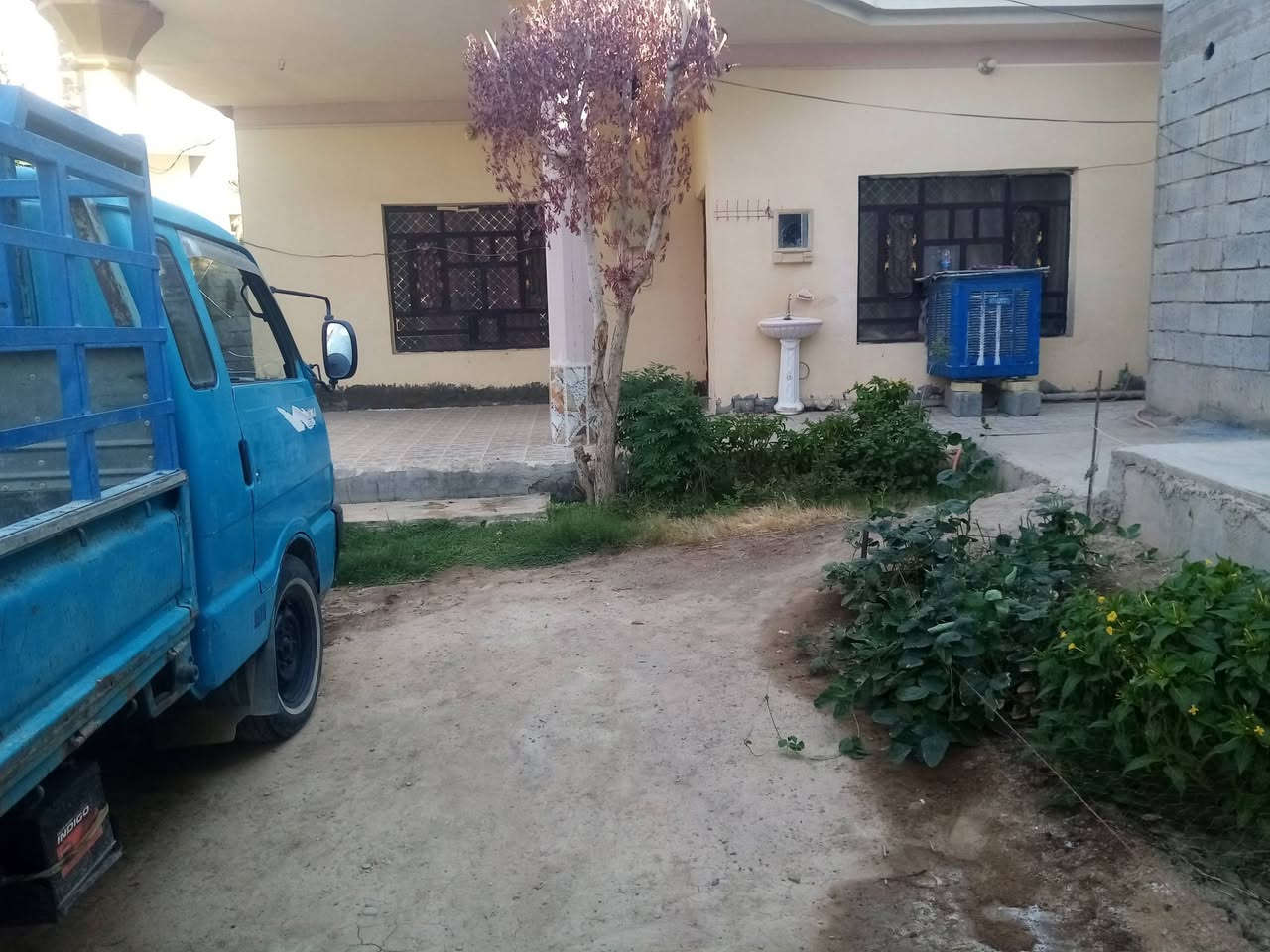 كيا بنكو ٩٦ بدون رقم سبعة جنكال قماره وربع صدر جديد كير جديد محرك بي تنقيص قليل مامأثر سعر 22 وبيها مجال مكان ديالى قضاء بلدروز ***********
