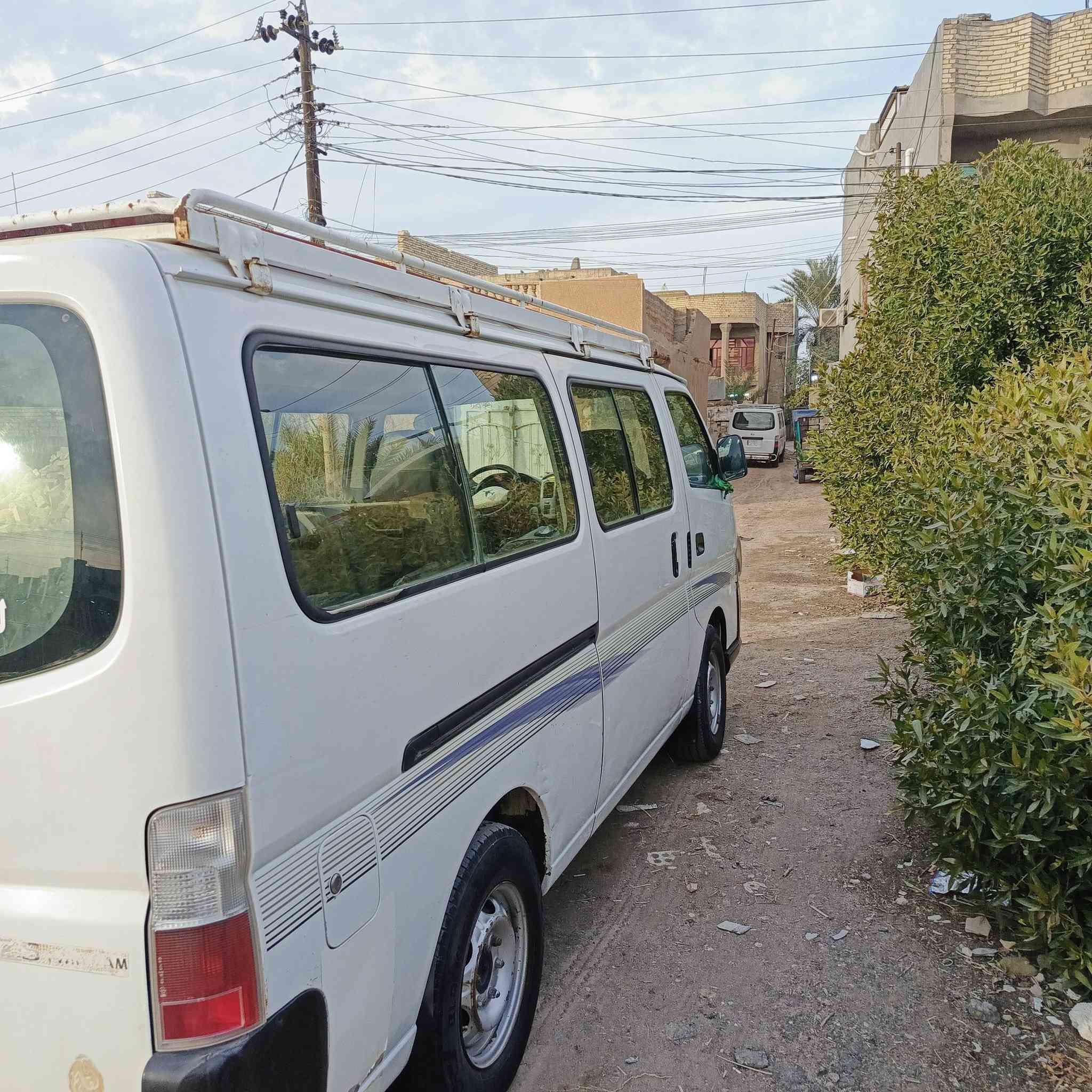 سلام عليكم نيسان يورفان  موديل 10بليته وسنويه سياره كامله كيرر مكينه تبريد سياره رقم احمر صبغ قفط باب عبري
شبرين وصبغ بل صندوك شويه اني بكلف بل نشر رقم صاحب سياره ***********/***********سعر سياره 115وبيها مجال حك جيه
مكان معامل الحسنيه
