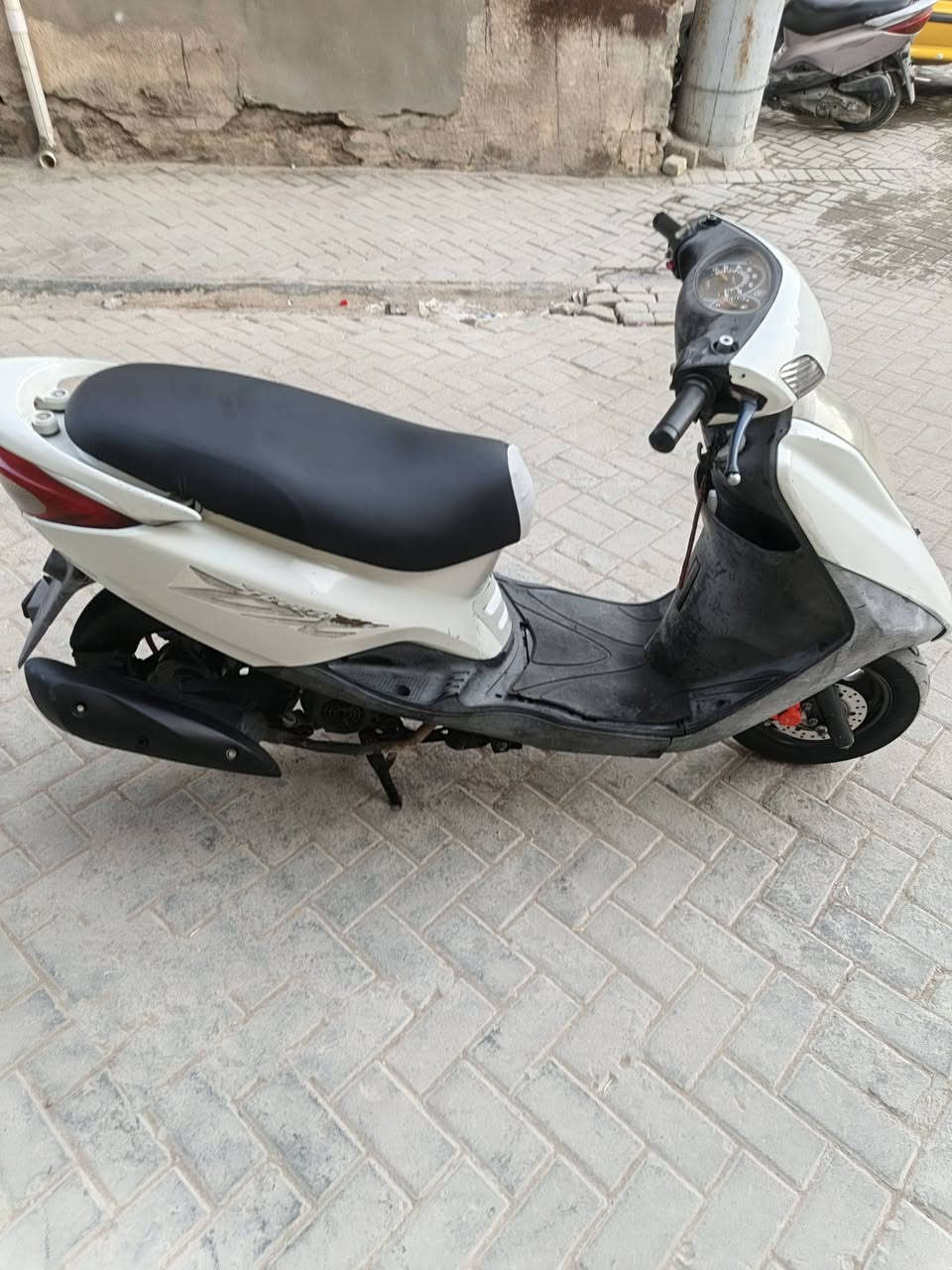 للبيع دراجة بريز كاملة بلادية السعر ٦٠٠ مكاني مدينة الصدر    
‏‪***********‬‏
