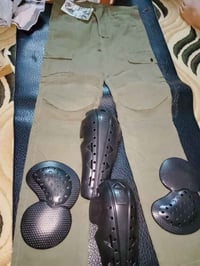 ملابس • للبيع