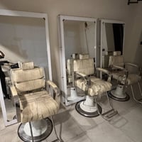 معدات حلاقة • كراسي • مرايات