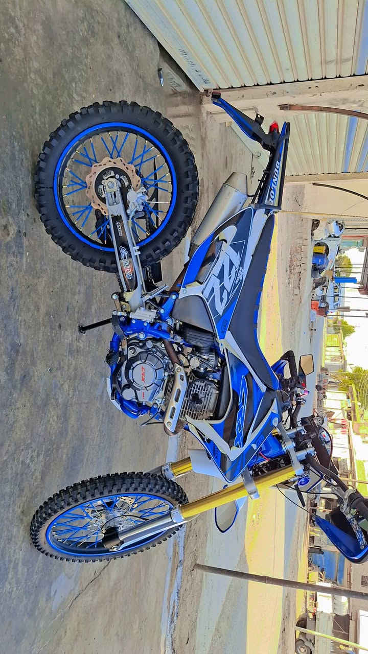 سلام عليكم إعادة نشر بسبب الوعود الكاذبه  قفاز CRX محرك 300 الدراجه  كفاله عامه السعر 1400 وبيه مجال شي قليل العنوان تقاطع القدس الرقم ***********
