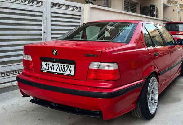 السلام عليكم 
بي ام دبيلو e36 موديل 93 
مكينة 28 دبل فانوس
سلايد روف 
جام كهرباء
كير عادي جاترك 
عربانة خلفية m3
دركة m 
 بيها اكسل قفل 8براغي بلاد
تبريد ثلج كهربائيات بلادي وشرط كلشي شغال صدر كلة جديد 
سيارة مناقصها شي جاهزة شغل واطلع 
هزة جديد رقم بغداد باسمي 
سعر 62وبيها مجال
مكاني الدورة ***********
