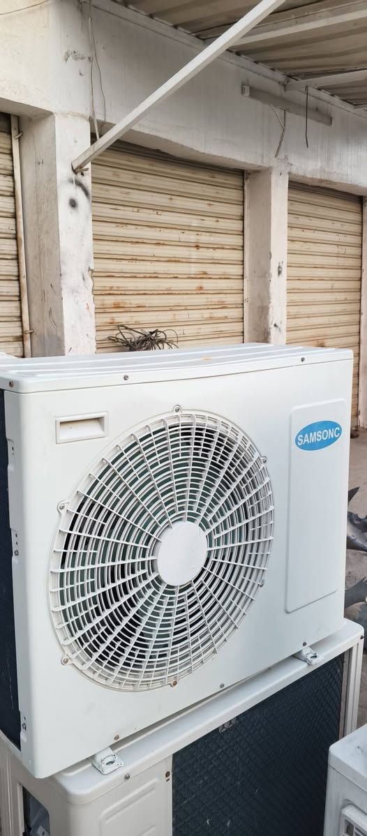 يتوفر سبالت كامله شغاله وقطع خارجية كارير  .موصل حي سومر ***********
الاسعار 
١طن جبسون ١٨٠ الف
واحد طن ونصف بيلسان ٢٥٠ الف
٢ طن جداري ٣٥٠ الف
عمودي ٢ طن ونص توسوت ٤٥٠ الف 
عمودي ٢ طن ٣٧٥ الف
