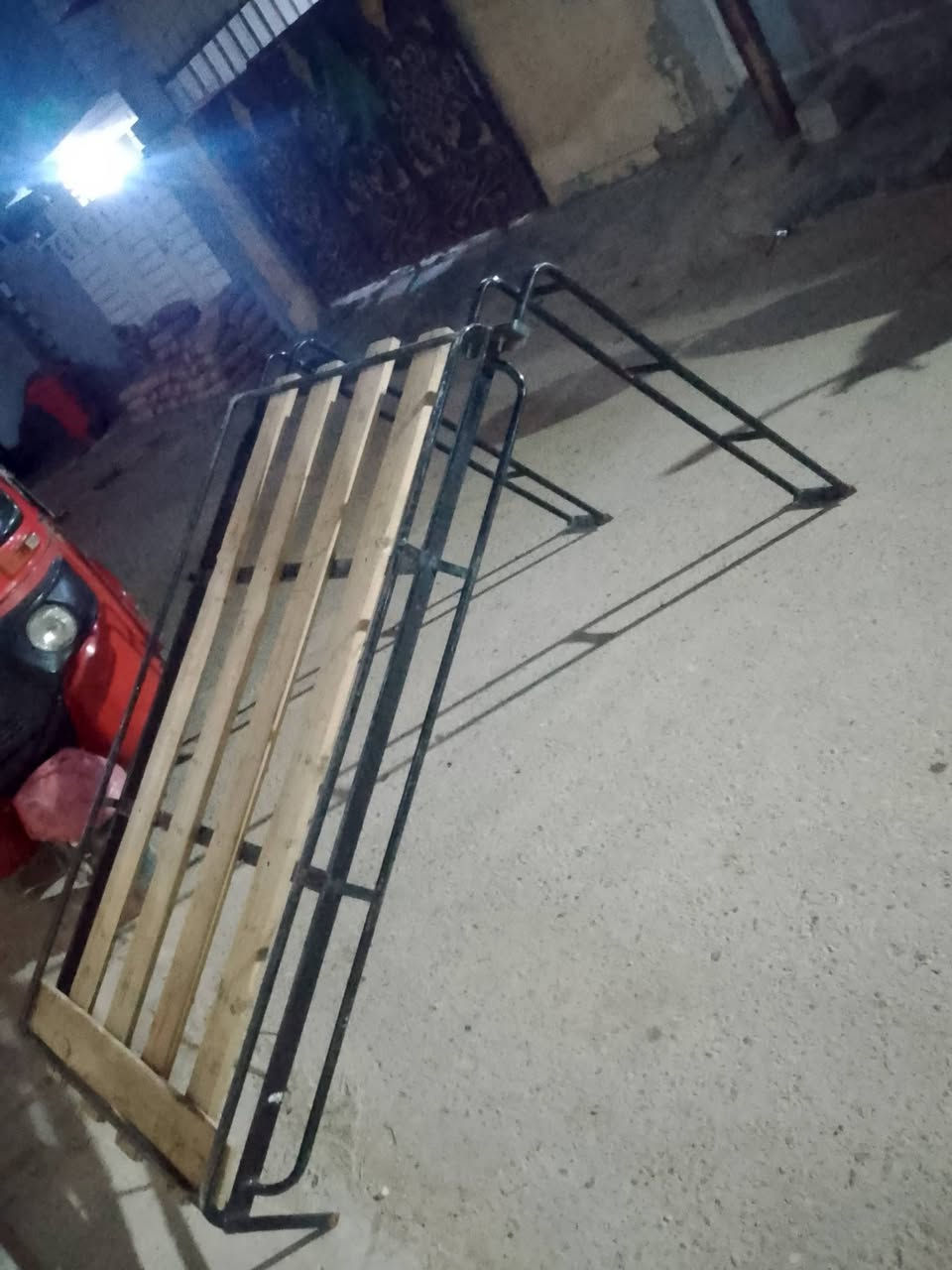 سلام عليكم سيبايه للبيع مال تكتك سعر 125 وبيها مجال الطيب العنوان بغداد قرب سيطره الشعب رقم الهاتف ***********
