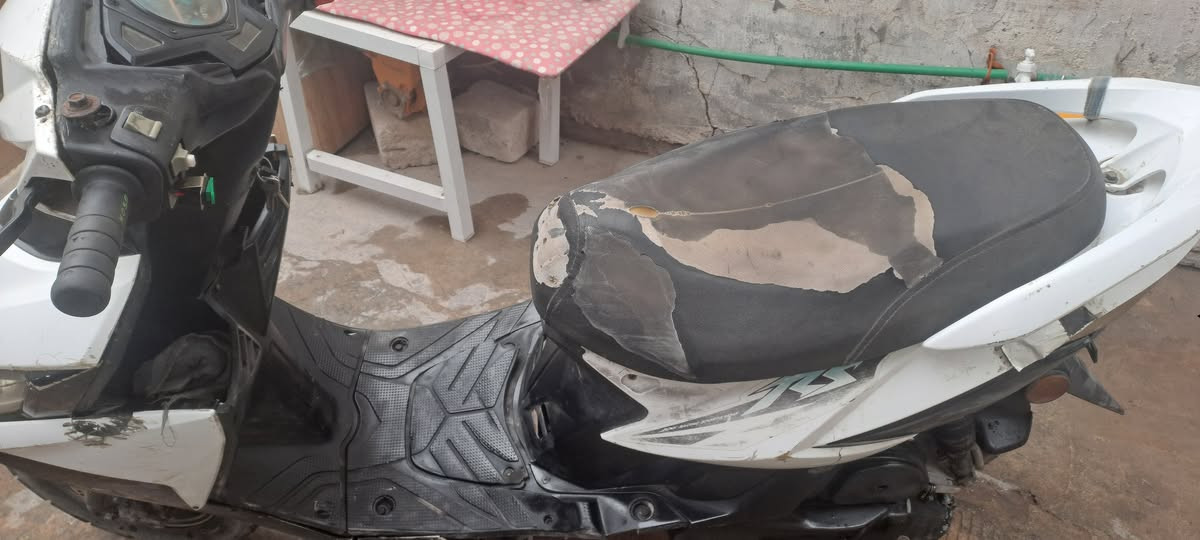 دراجة fsللبيع كلشي  شغال السعر 325بيها مجال للشتري كهربائيات كامله سلف  وهندر كلشي شرط الشغل.... العنوان كربلاء الحر ***********
