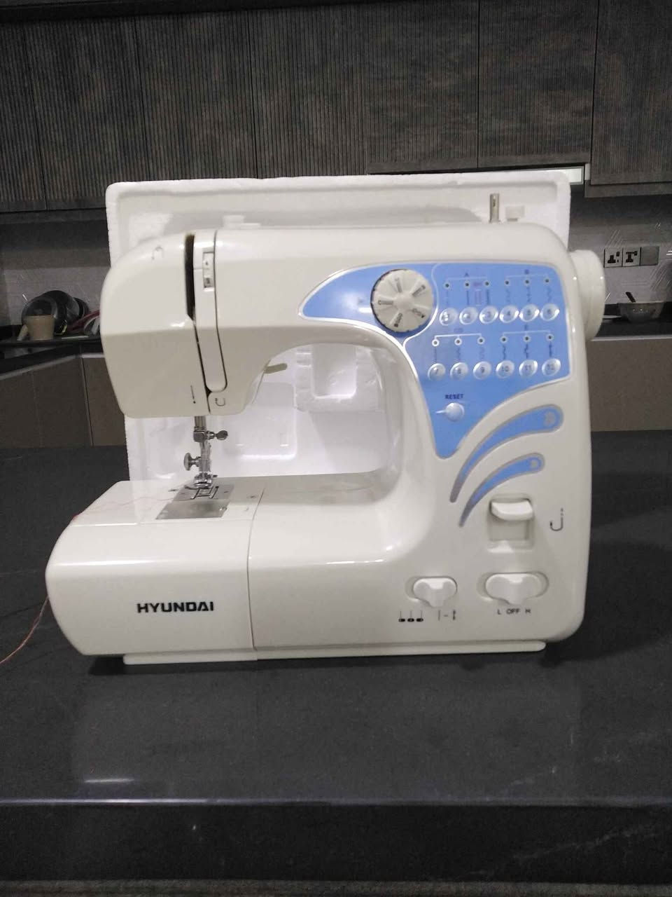 هذه ماكينة خياطة من طراز Hyundai 60 Stitch.تتميز الماكينة بـ 60 نمطًا مختلفًا للغرز، مما يوفر مرونة لمشاريع الخياطة المختلفة.تعتبر مناسبة للمبتدئين والمشاريع المنزلية الصغيرة، وتم تصميمها لتكون خفيفة الوزن.تشمل المكونات عادةً محول طاقة ودواسة قدم للتحكم في دهوك, العراق


**إذا كنت صاحب هذا الإعلان وتريد حذفه لأي سبب، رجاءا أرسل رسالة إلى الدعم الفني**