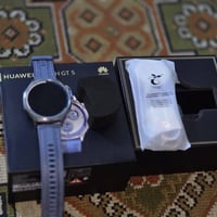 ساعة هواوي watch GT 5  البارحه شتريتها ب245 بس صارلي ضرف عوزت فلوس طك ...