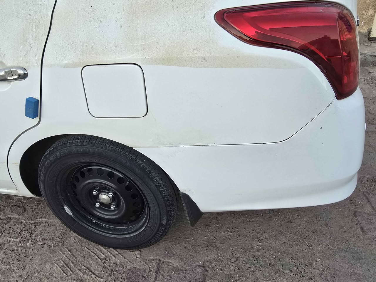 نيسان سني موديل 23 بيعا ضربه بجاملغ الخلفي وبارد بالصندوق مكاني الحيانية شارع 60المستطيل 
رقم النقال *********** البصرة, العراق
