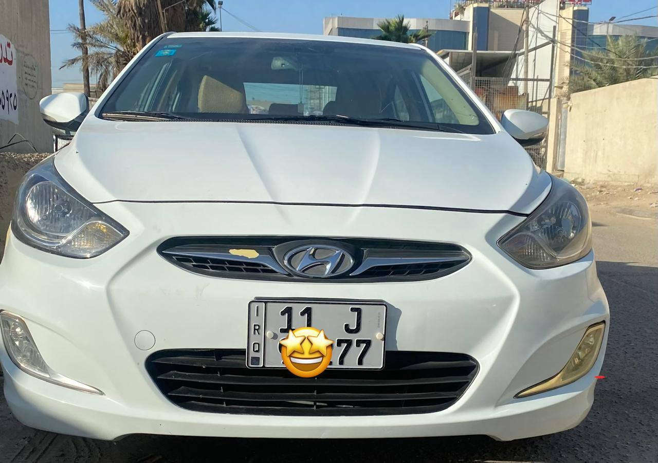 اكسنت خليجي فول ٢٠١١ بغداد
مواصفات :
فتحه سلايد
مسجل كار بلي
خمسه ويل كب
كاميرا خلفية
اشاير بلمري 
حساس عطلات
فول تحكم ستيرن
داخل جلد
ارضيه جلد
وباقي مواصفات معروفه
رقم بغداد انكليزي هزة
مسويلها ادامه باتري وفيت بم. صدر جديد 
مكان بغداد الدورة جمعية خير الله
 بيها تبديل جاملغ الأيمن وتعديل بنيد وشخوط خفيفة 
 ***********
