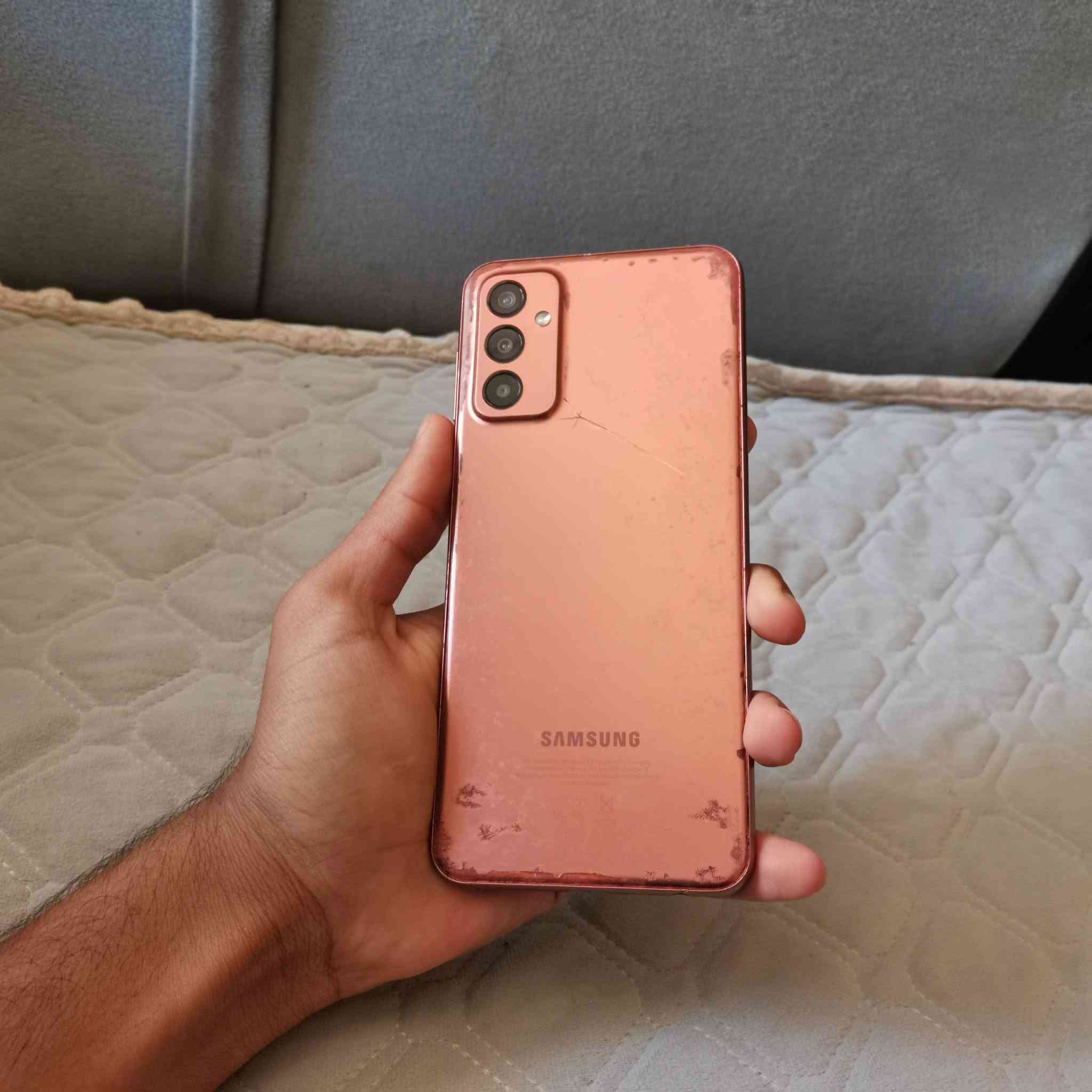 موبايل للبيع M23 5g ذاكرته 128 عشوائية 6 جهاز حلو ونضيف بس امبدل شاشه اصليه جهاز مرتب ونضيف 
 سعره 75 سعر ثابت واكو توصيل ***********

