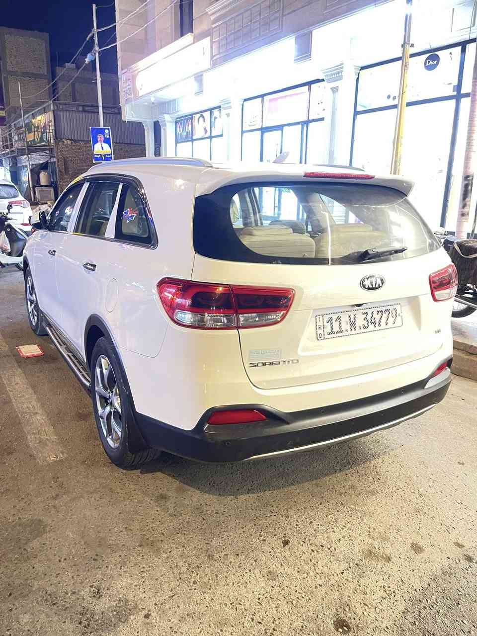 السلام عليكم 
سورنتو 2015 خليجي 6 سلندر 7 راكب رقم بغداد قطعه وحده صبغ فقط المكان الكوت السعر 190 
 ‭  0774 894 7203
