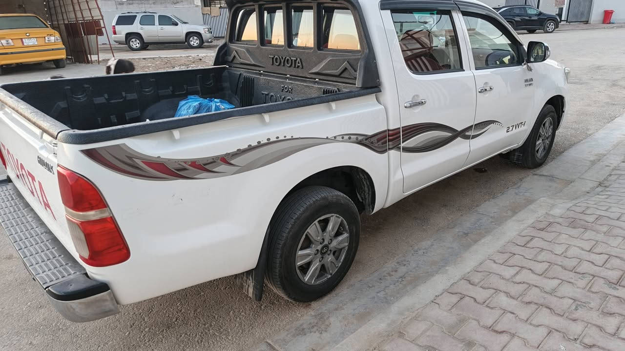 السلام عليكم/بيكم هاي لوكس مديل ١٣ سعودي مكفوله رقم إنكليزي بابل سنويه تنتهي ٢٠٣٠ محرك حداديه تخم تاير باتري تبريد كله ١٠٠/١٠٠ سياره جديده استعمال شخصي  السعر ١٨٠ وبيه مجال الشراي يتصل وبيه خير ويدلل سياره باسمي ***********
