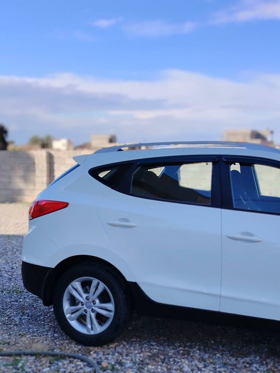 السلام عليكم للبيع أو للمراوس حسب القناعه
توكسان موديل 2012 
كلين بدون قطرة صبغ عدى 3 مكانات بارد صغار
سياره نضيفه مال جناي
ماشي 245
محرك گير شرط
بطاقه بانزين 
فول مواصفات 
بانوراما
اشاير مري
تحكم ستيرن..... معروفه مايحتاج أذكر الباقي
السعر 145 وبيها مجال
المكان كركوك قضاء الحويجة للأستفسار الاتصال ***********
