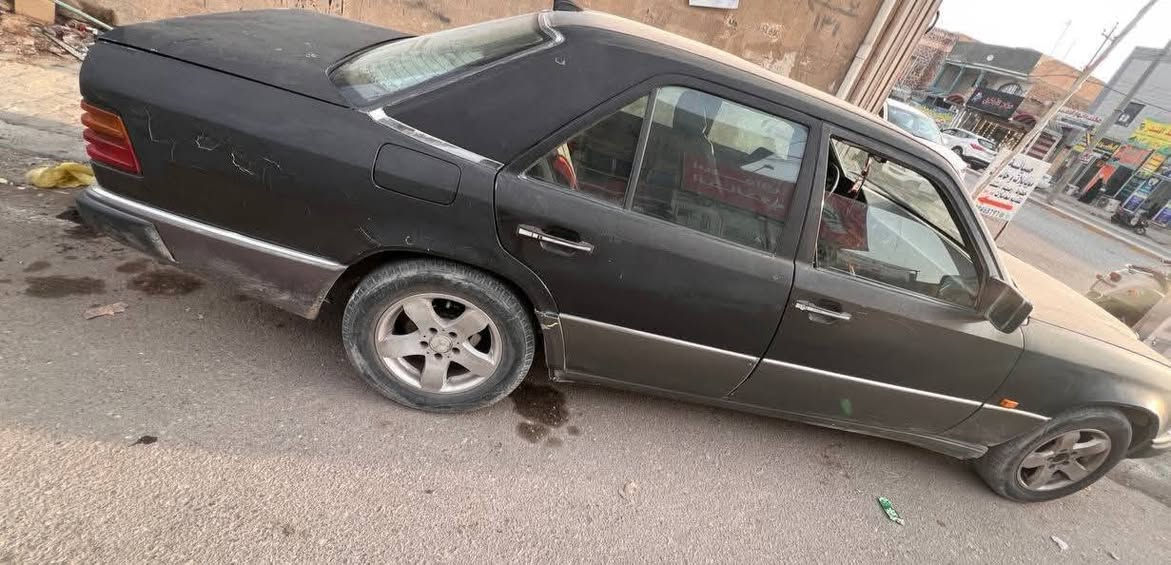 السلام عليكم
مال تعميره مرسيدس-بنز الفئة E ( W124)، وتحديداً طراز 300 E. كير مكينة بلاد مديل 1989
رقم بغداد  سنوية 2026/6/27 بسمي مداور مباشر مشروع وطني 30$وبية مجال قليل مكاني نجف السيارة صارلي فترة متروكة عوزها باتري وخربطة بالدوش


**إذا كنت صاحب هذا الإعلان وتريد حذفه لأي سبب، رجاءا أرسل رسالة إلى الدعم الفني**
