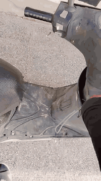 سلام عليكم بريز للبيع دراجه نضيفه دراجه مكينه بلاديه جيب أي فيتر وافحص مكاني حي طارق وسط السعر 650 وبيه مجال بسيط حك الجيه ***********
