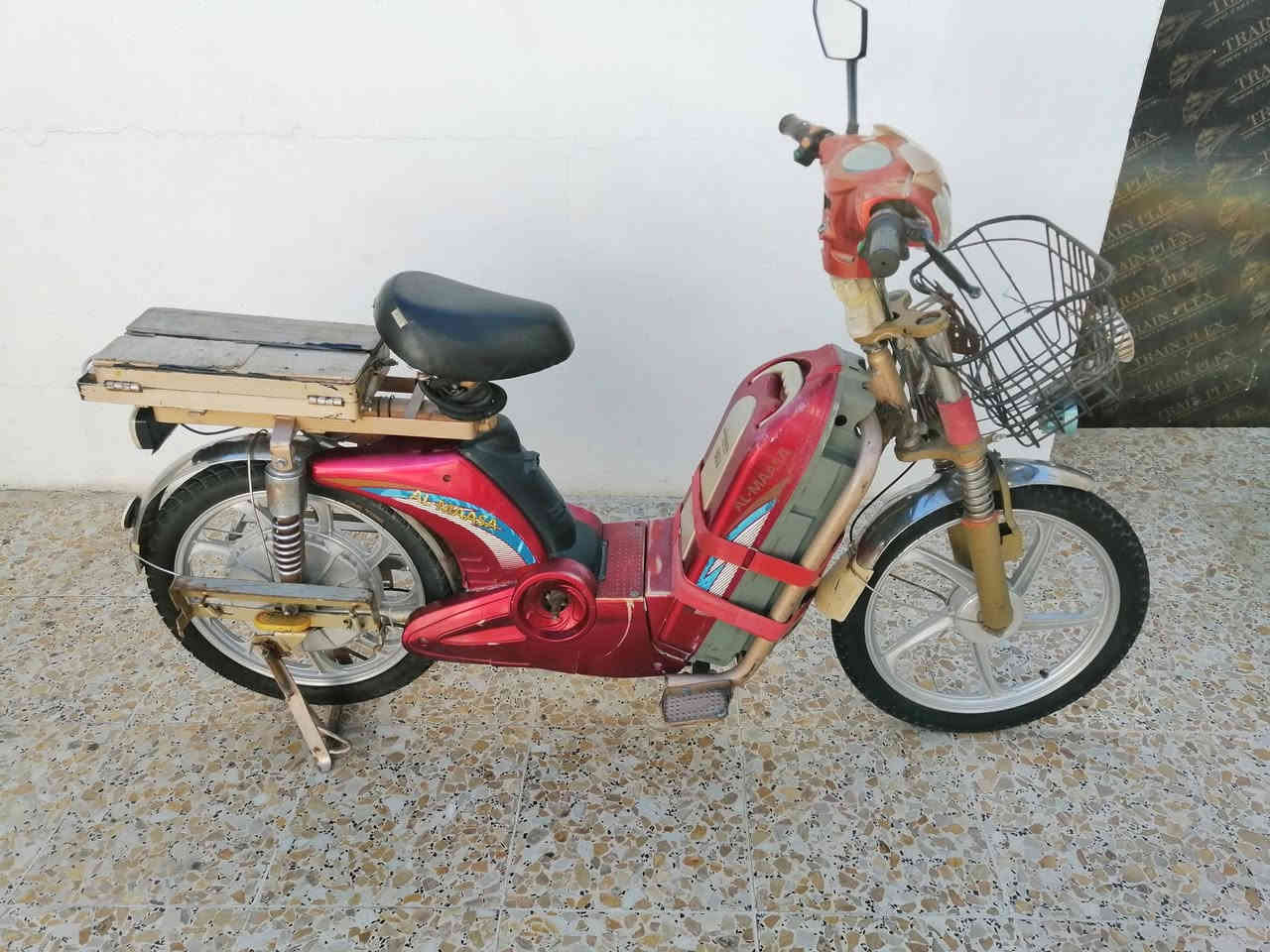 ماطور  للبيع نظافه فول  جهاز نذار ضد السرقه اربع سرعه  دبل شاره  كله    السعر  250  وبي مجال الاستفسار تصل برقم ***********
